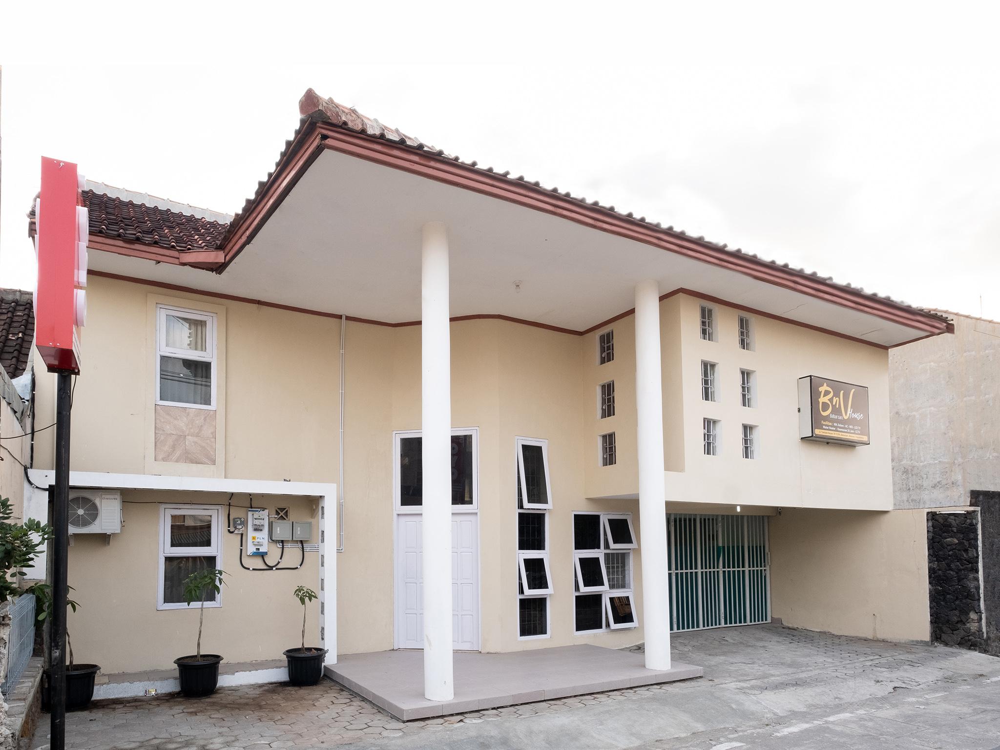 Oyo 2173 Bnv House Babarsari Hotel Maguwo Ngoại thất bức ảnh